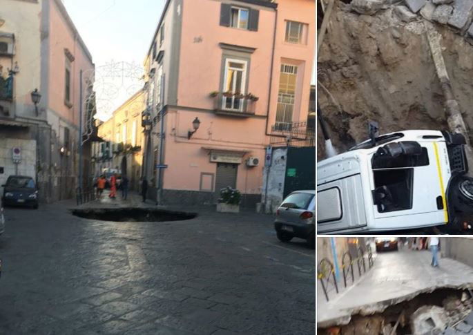 Il camion dei rifiuti che finisce dentro una buca a Casoria article-post
