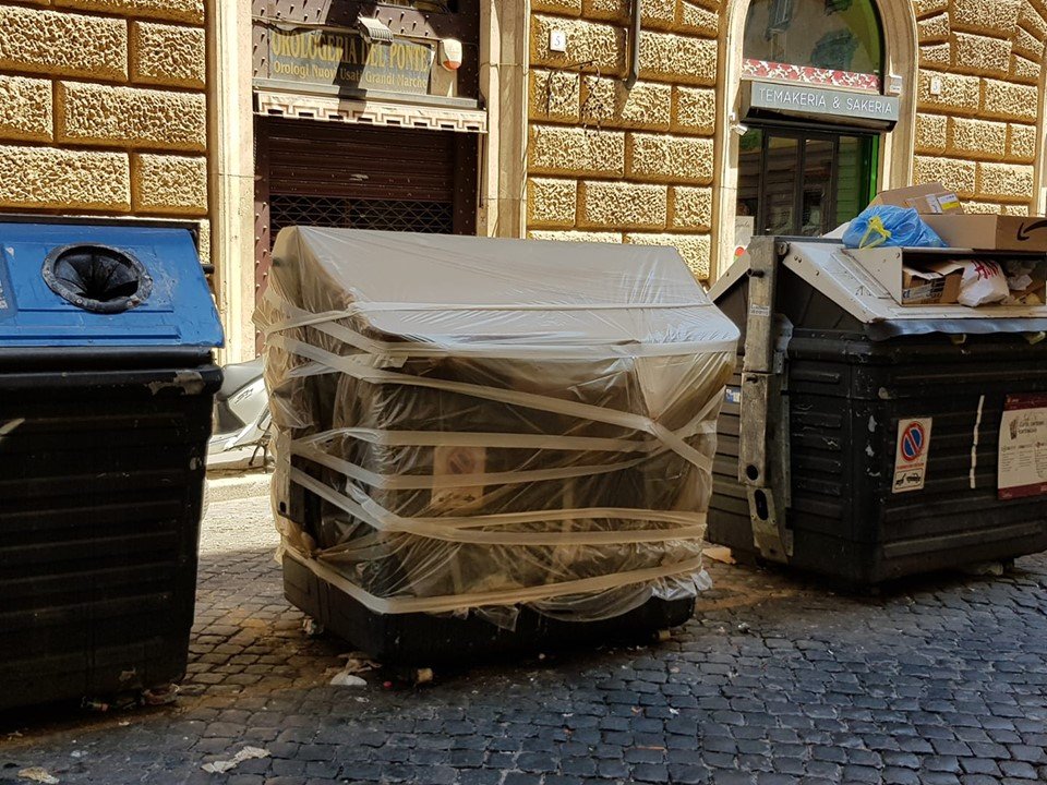 emergenza monnezza strade di roma