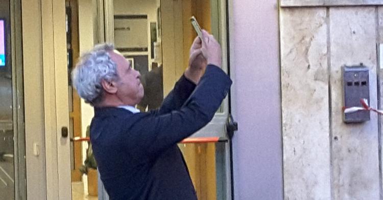 enrico mentana incendio tg la7