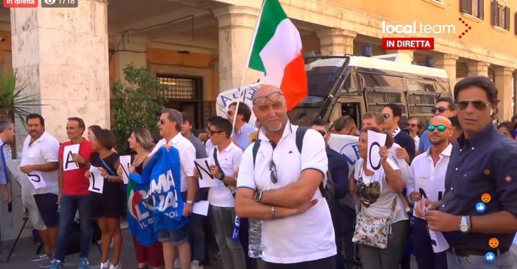 salvini manifestazione lega senato