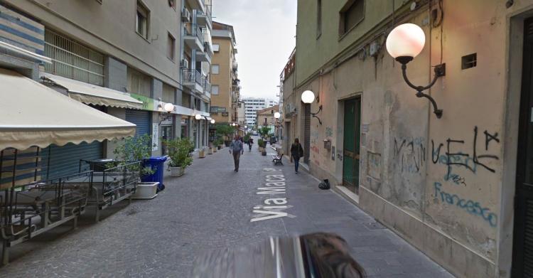 calci al bambino africano che accarezza il figlio via macallè cosenza