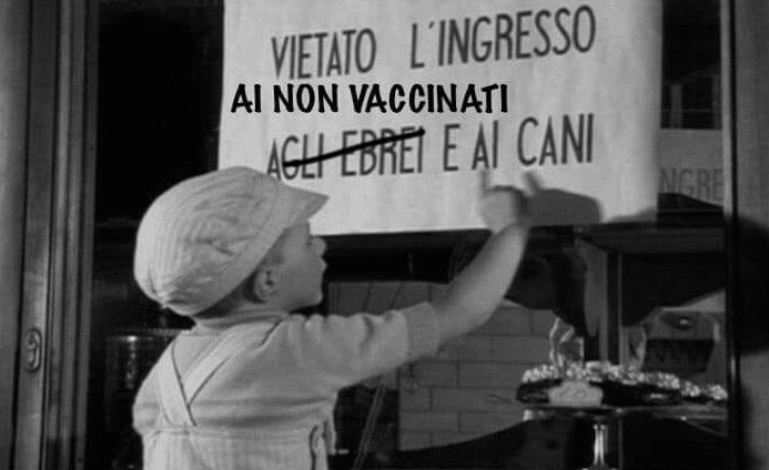 Quegli orribili no vax che credono di essere vittime di una discriminazione come gli ebrei durante il Fascismo article-post