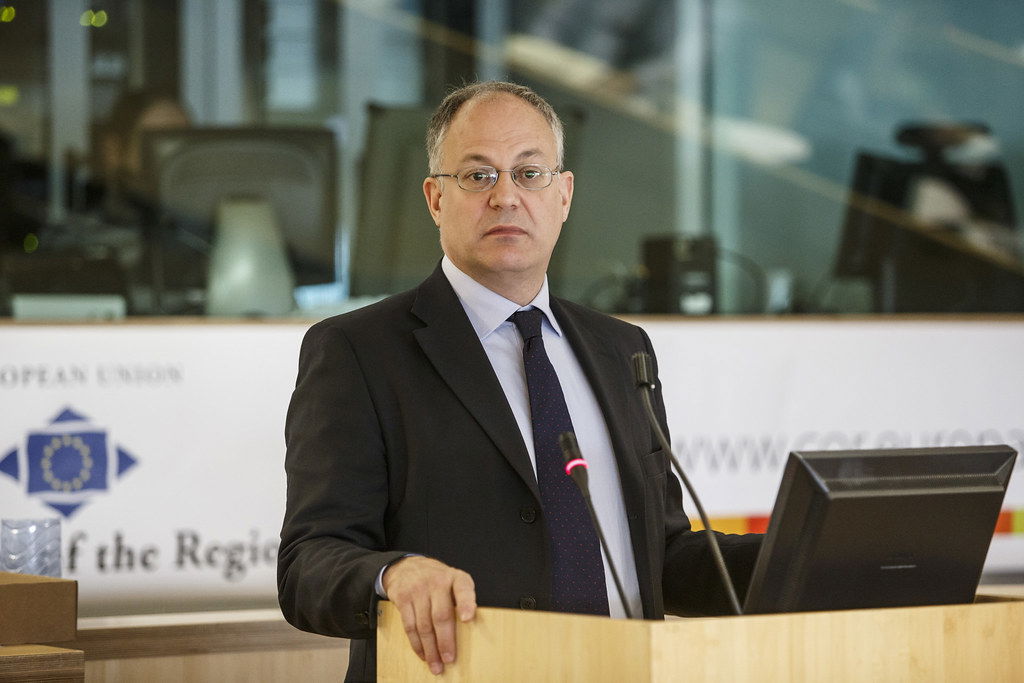 Roberto Gualtieri: chi è il ministro dell’Economia del governo giallorosso article-post