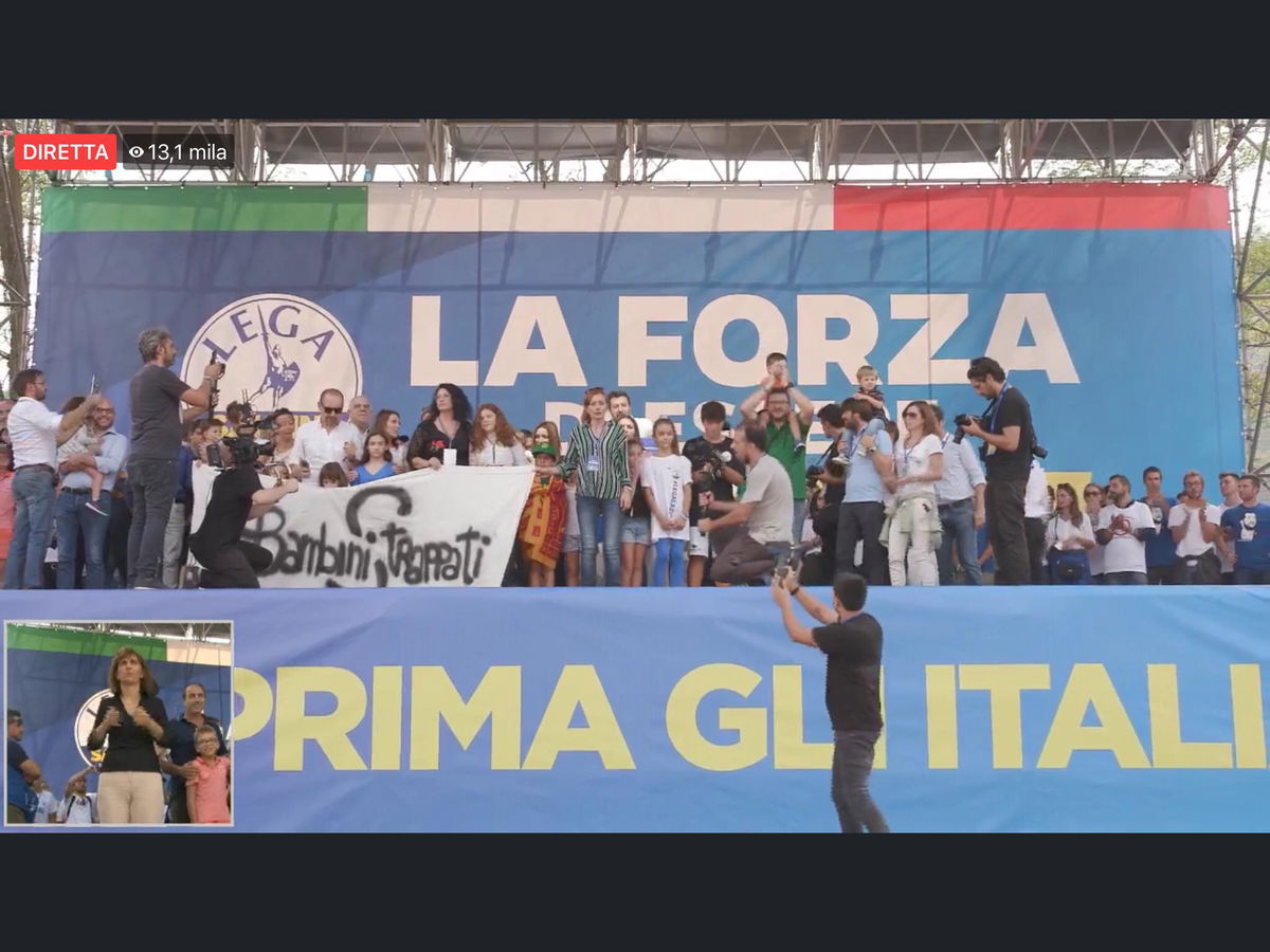 Sul palco con Salvini a Pontida anche Greta, la bambina di Bibbiano article-post