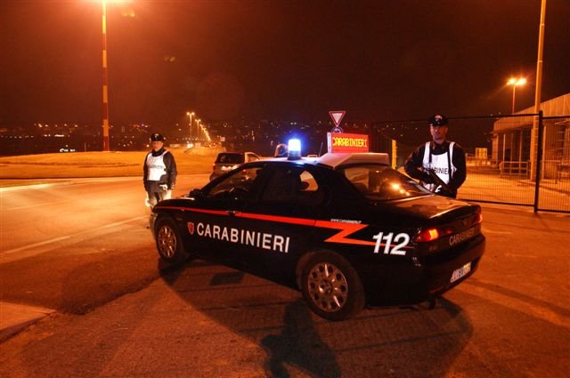 La donna che lancia il figlio dalla scarpata e lo uccide con un pezzo di legno article-post