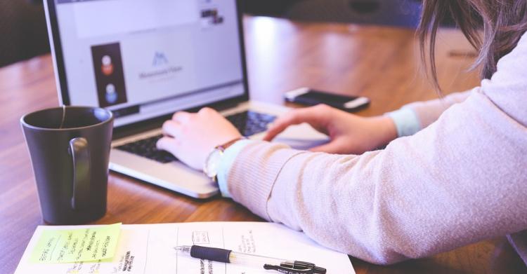 digital pr 5 cose da controllare prima di firmare un contratto Internet e telefono