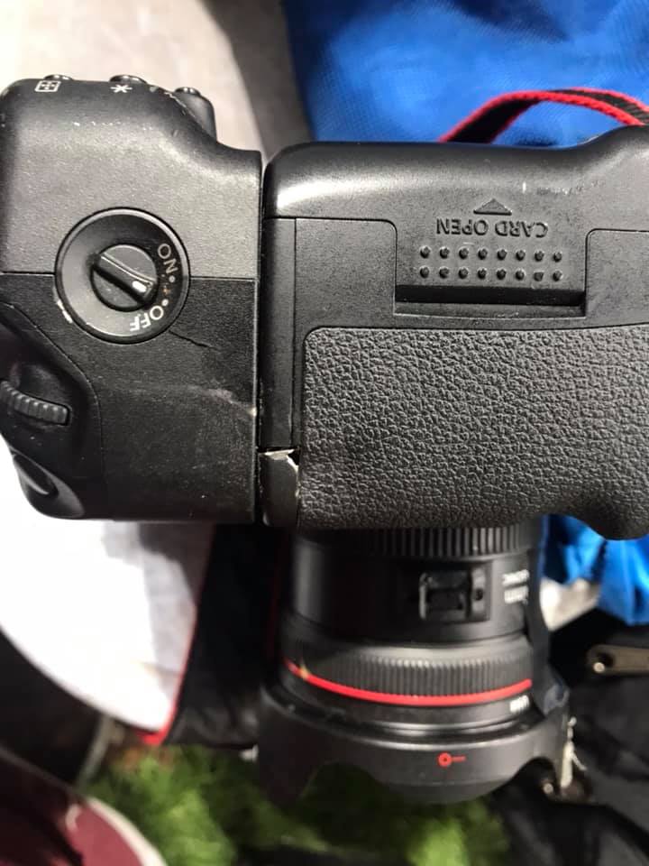 La macchina fotografica scalciata da Balotelli durante Genoa-Brescia article-post