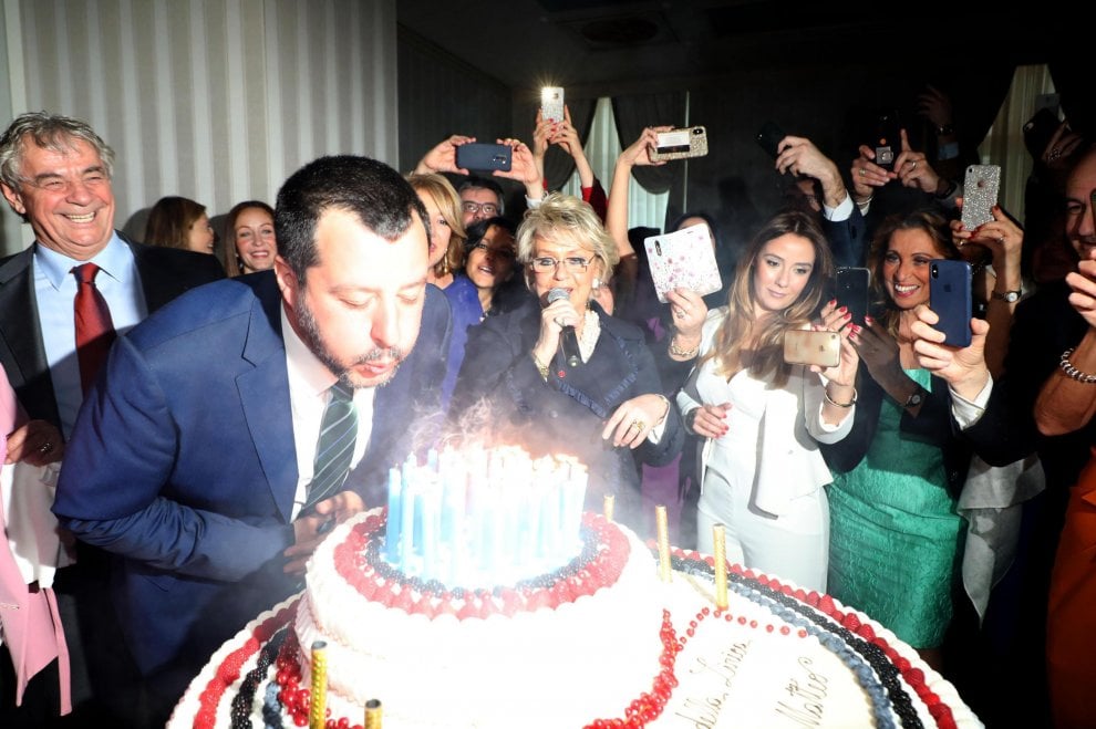 «Bussetti si è fatto rimborsare anche per andare al compleanno di Salvini» article-post