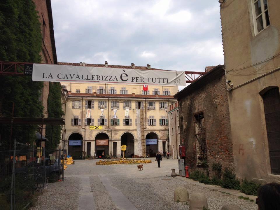 La Cavallerizza Reale in fiamme a Torino article-post