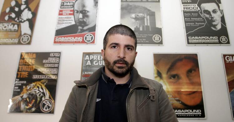 di stefano casapound san giovanni 19 ottobre saluto romano - 4