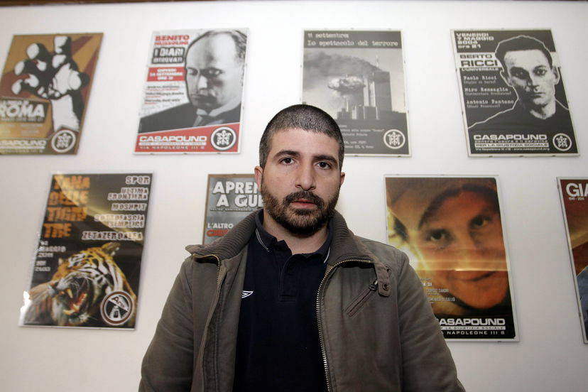 Il paradosso di CasaPound: i fascisti che non possono fare il saluto romano a Piazza San Giovanni article-post