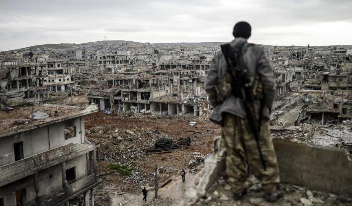 La Turchia attacca Kobane article-post