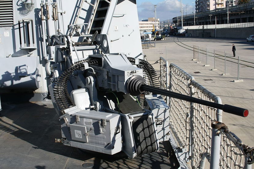 Il cannone italiano da 600 colpi e il blocco farlocco delle armi alla Turchia preview