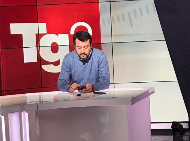 Salvini bivacca in tv e i consiglieri del CdA Rai si svegliano solo per Report? article-post