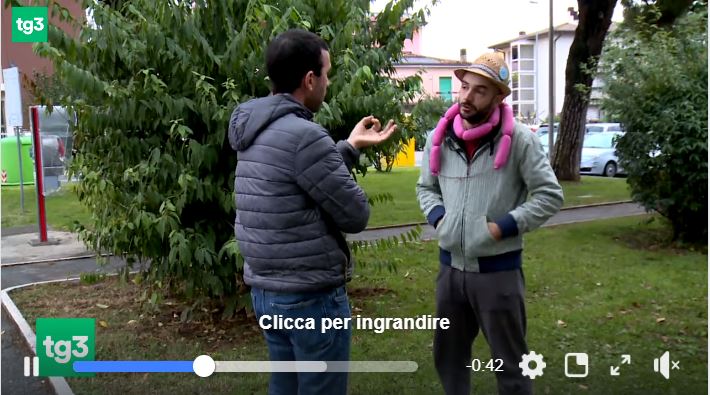Pier Paolo Spinazzè: la bomba carta sotto l’auto dell’artista che cancella le svastiche article-post