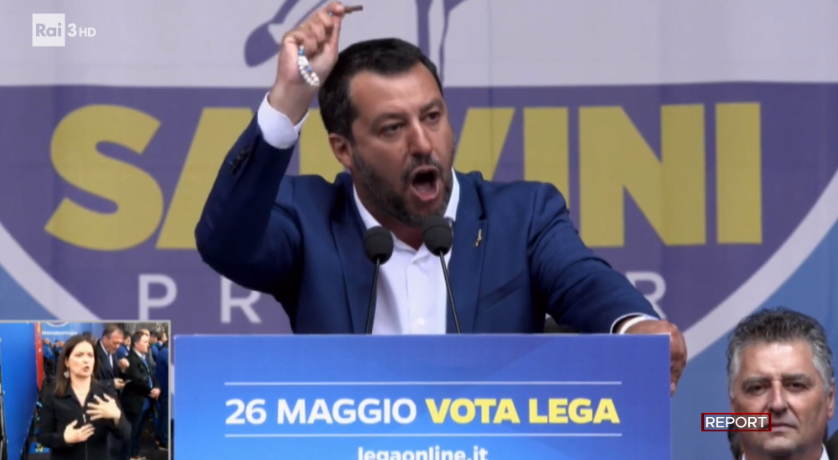 salvini segre domande maglietta offence best defence - 3