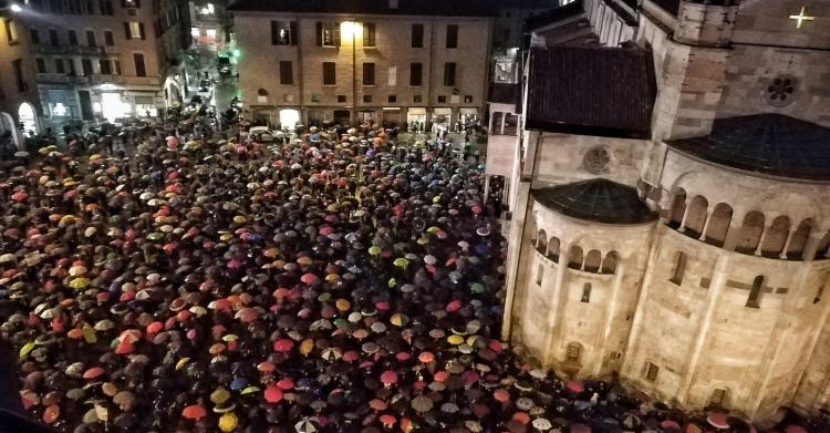 sardine contro salvini modena non si lega