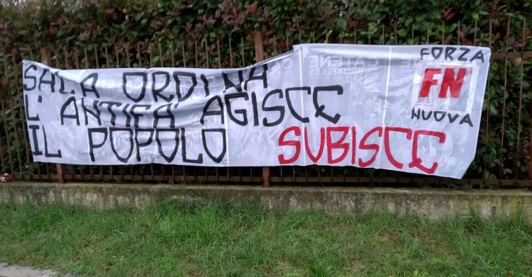 striscione forza nuova contro liliana segre
