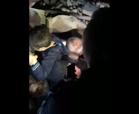 Terremoto in Albania, il video del salvataggio di un bambino article-post