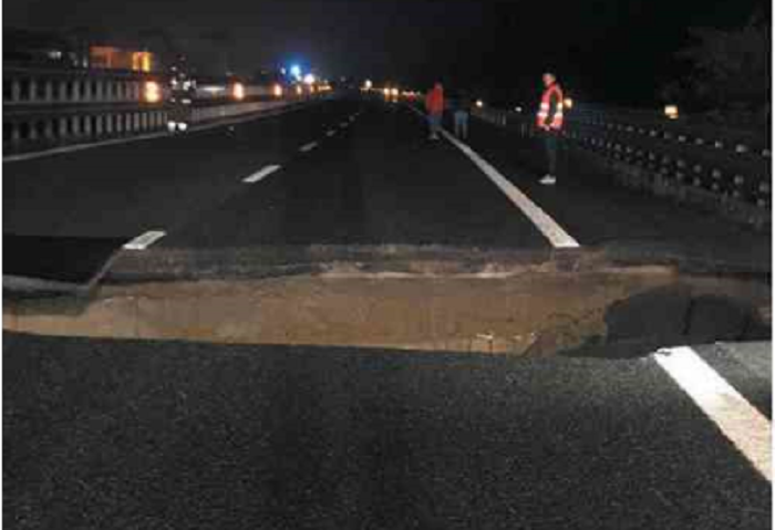 La Voragine Sull Autostrada A21 Torino Piacenza