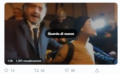 La contestatrice di Salvini a Reggio Calabria insultata e bloccata: «Cessa! Venduta!» article-post