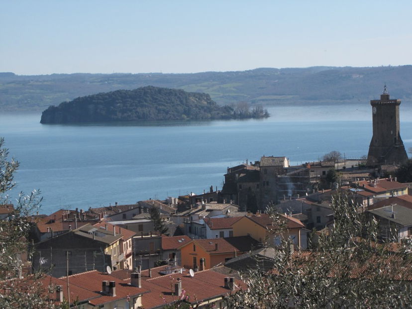 La centrale geotermica e il lago di Bolsena article-post