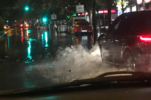 Le foto e i video di Roma allagata per la pioggia article-post