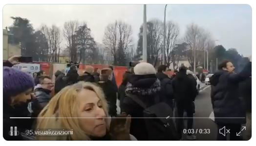 Salvini contestato a Casalecchio preview