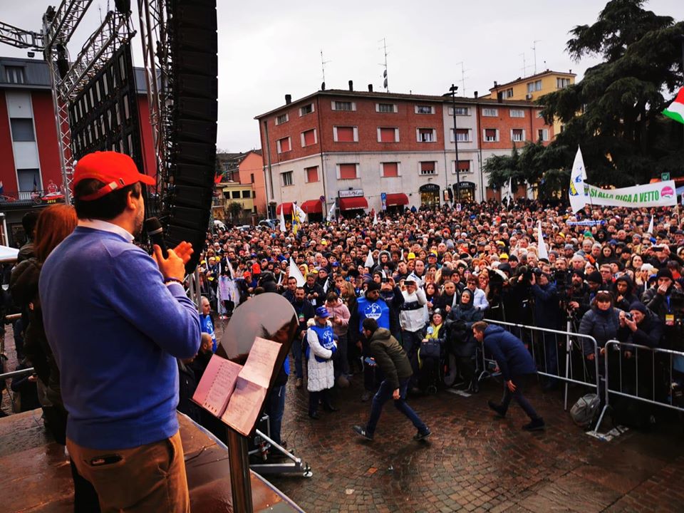 E Salvini si porta i leghisti toscani per riempire la piazza di Maranello article-post