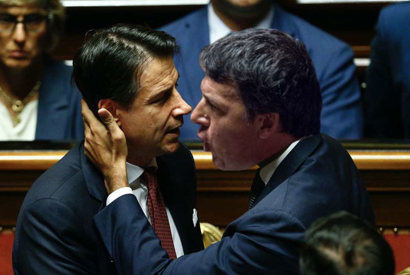 Renzi che in un pomeriggio di agosto a caso butta giù il governo article-post