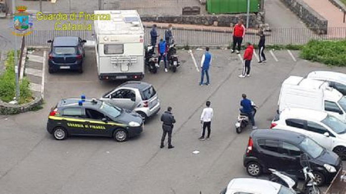 Come il governo ha alleggerito le sanzioni per chi esce da casa violando la quarantena preview