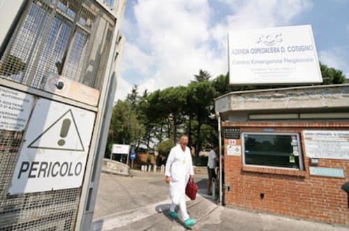 Quello che sputa ai medici e li manda in quarantena all’ospedale Cotugno article-post