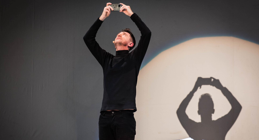 Il profetico Andrea Scanzi che ci invitava a fregarcene dell’epidemia di coronavirus preview