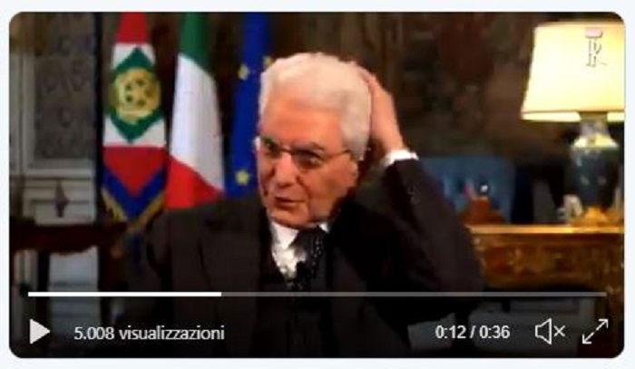 “Neanche io vado dal barbiere”: il fuorionda del discorso di Mattarella pubblicato per errore preview