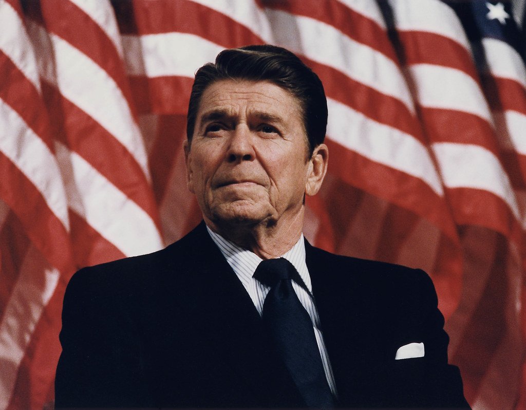 Reagan estero