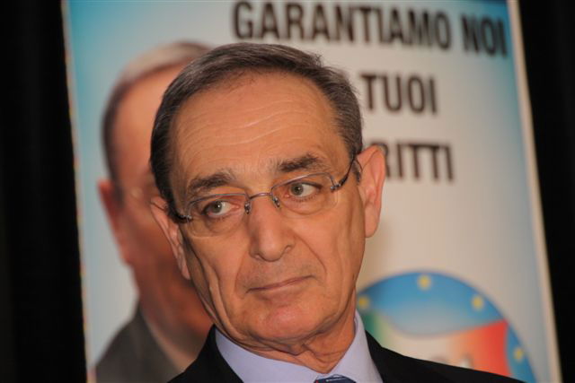 La condanna a Carlo Taormina per discriminazione article-post