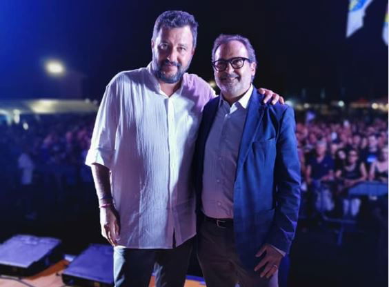 Francesco Persiani: il sindaco di Massa e la distribuzione di mascherine che diventa assembramento article-post