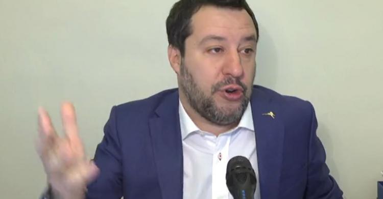 matteo salvini referendum uscita euro