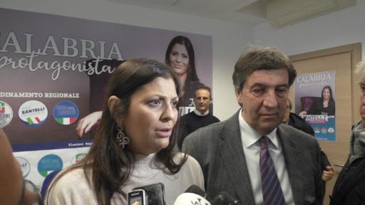 Calabria, il pasticciaccio brutto dell’Rsa Villa Torano: tamponi rapidi per gli amici della Santelli article-post