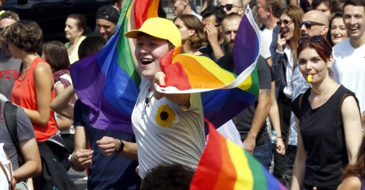 Il giornale online che dà consigli su come riconoscere un gay