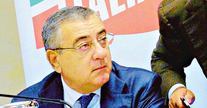 Luigi Cesaro e Antonio Pentangelo: la richiesta di arresto per due parlamentari di Forza Italia article-post
