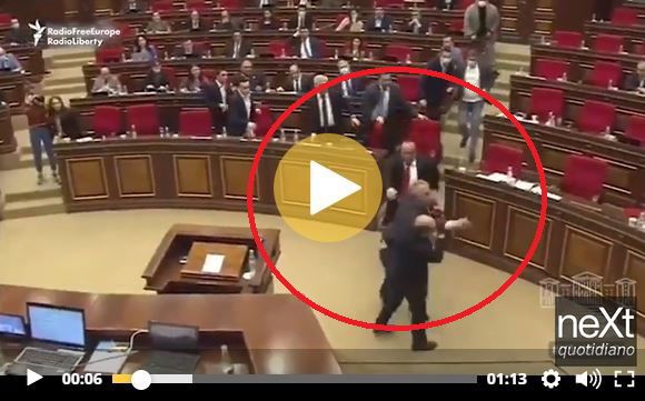 La rissa in parlamento in Armenia preview