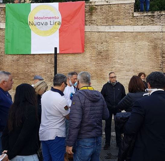 La manifestazione di StopEuropa a piazza del Popolo article-post