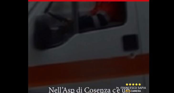 La storia dei tamponi in frigo invece che in laboratorio preview