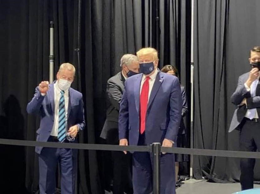 Le immagini di Trump con la mascherina article-post