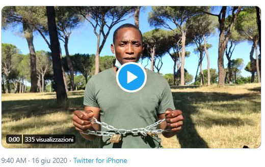 Aboubakar Soumahoro si incatena a Villa Pamphilj durante gli Stati Generali preview