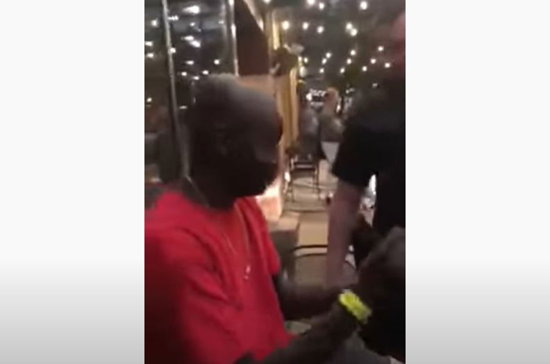 La vera storia dell’«agente FBI nero» arrestato senza motivo e poi rilasciato preview