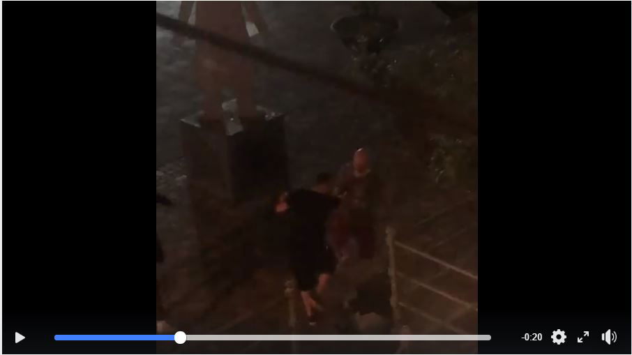 I Bulli Che A Napoli Picchiano Un Ragazzo Autistico In Largo Baracche