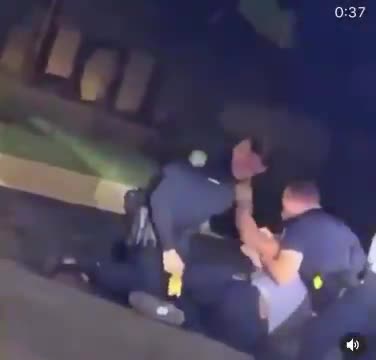 Rayshard Brooks: un altro afroamericano ucciso dalla polizia ad Atlanta preview