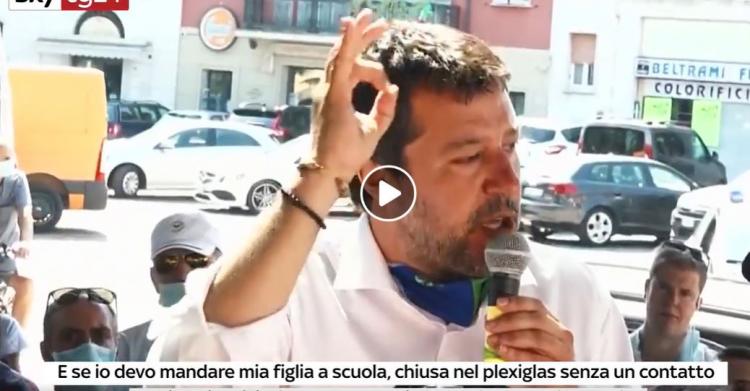 salvini plexiglas scuola